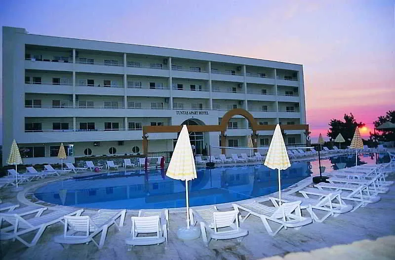 Tuntas Family Suites Kusadasi 4*,